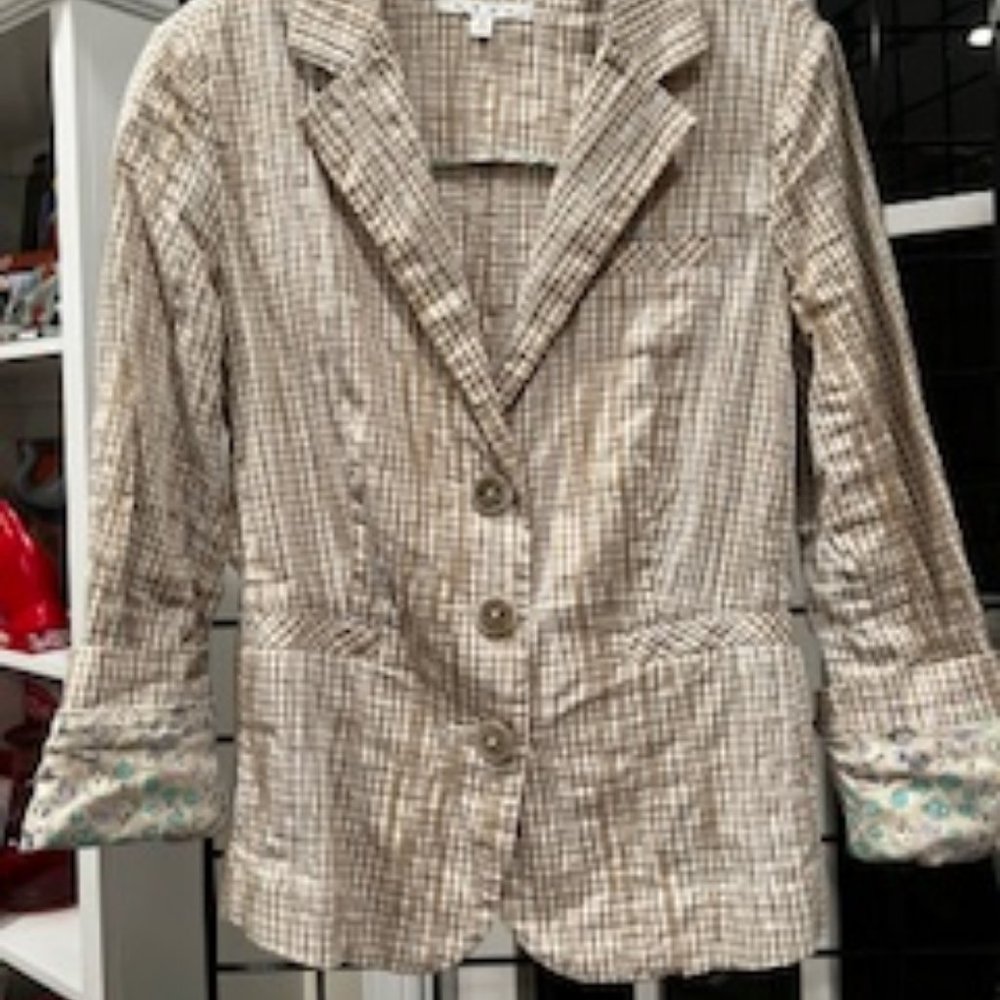 Price drop! CAbi Seersucker Crinkle blazer medium